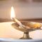 भगवान के सामने दीपक जलाने की परंपरा क्यों बनाई गयी है